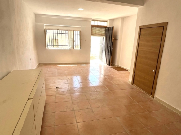 Townhouse in Sax (Ref: 23224)