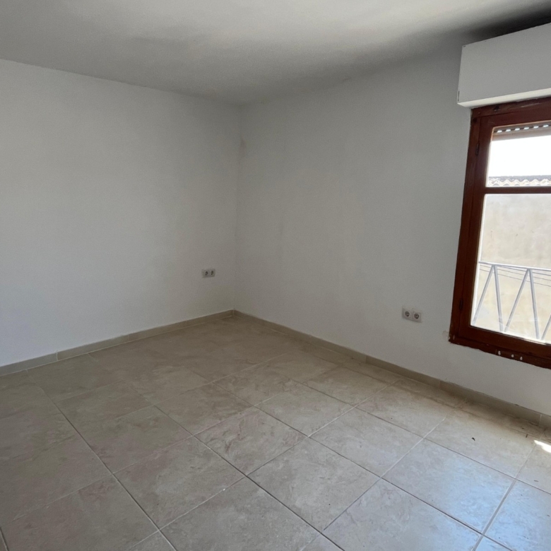 Townhouse in Sax (Ref: 23224)