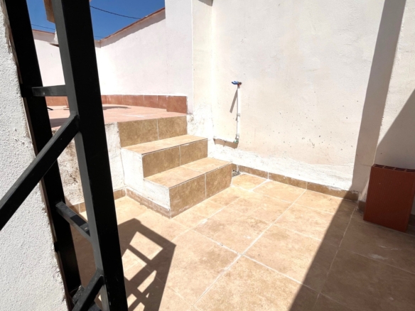 Townhouse in Sax (Ref: 23224)