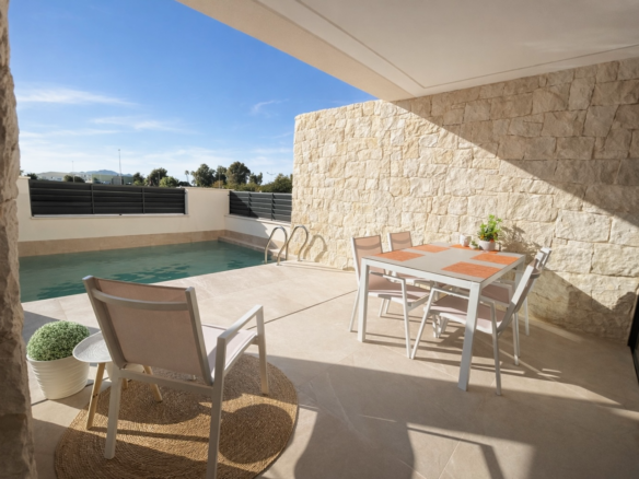 2. Town house in Dolores (Ref: SOLYANZA@CL75)