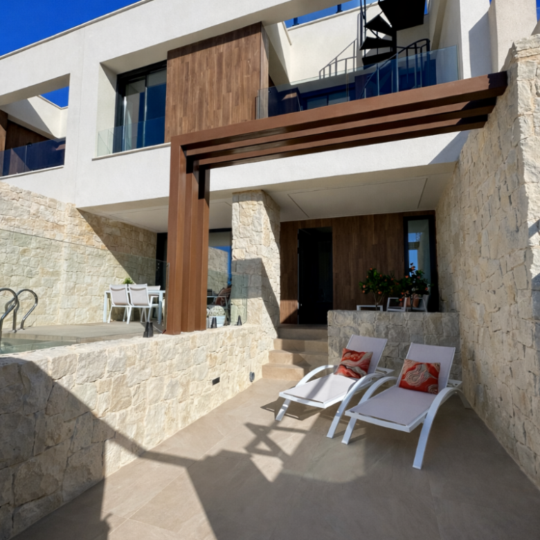 2. Town house in Dolores (Ref: SOLYANZA@CL75)