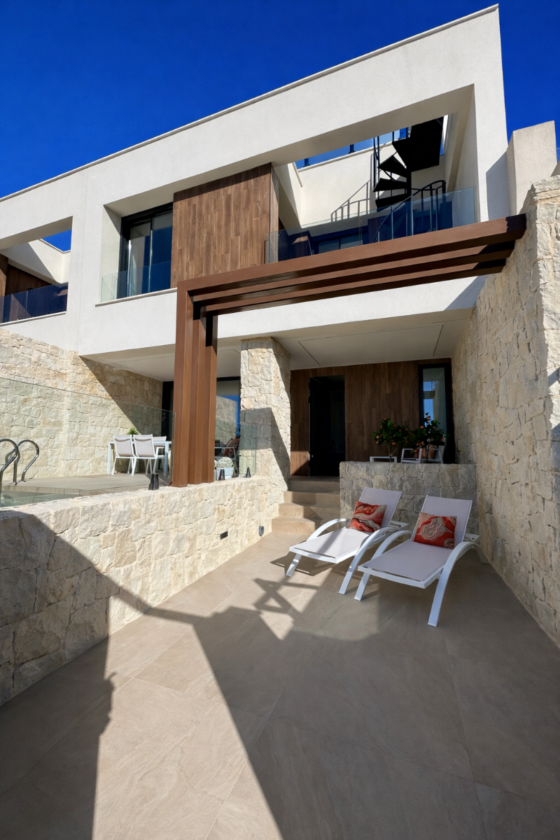 2. Town house in Dolores (Ref: SOLYANZA@CL75)