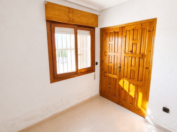 Apartment in Alicante (Ref: DLF145)