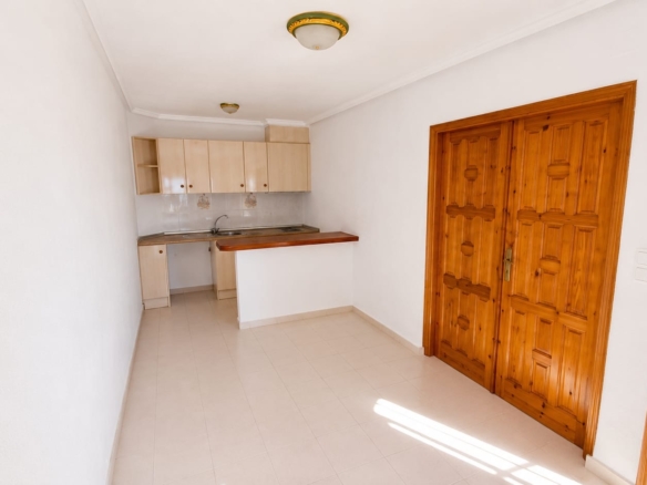 Apartment in Alicante (Ref: DLF145)