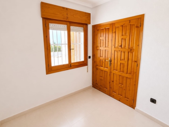 Apartment in Alicante (Ref: DLF145)