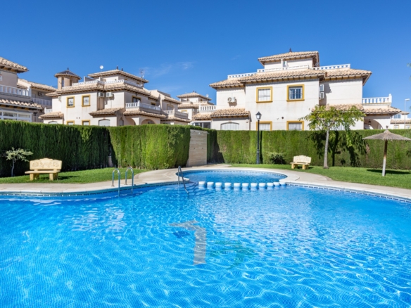Semi Detached Villa in Lomas de Cabo Roig (Ref: BC-YVFRA)