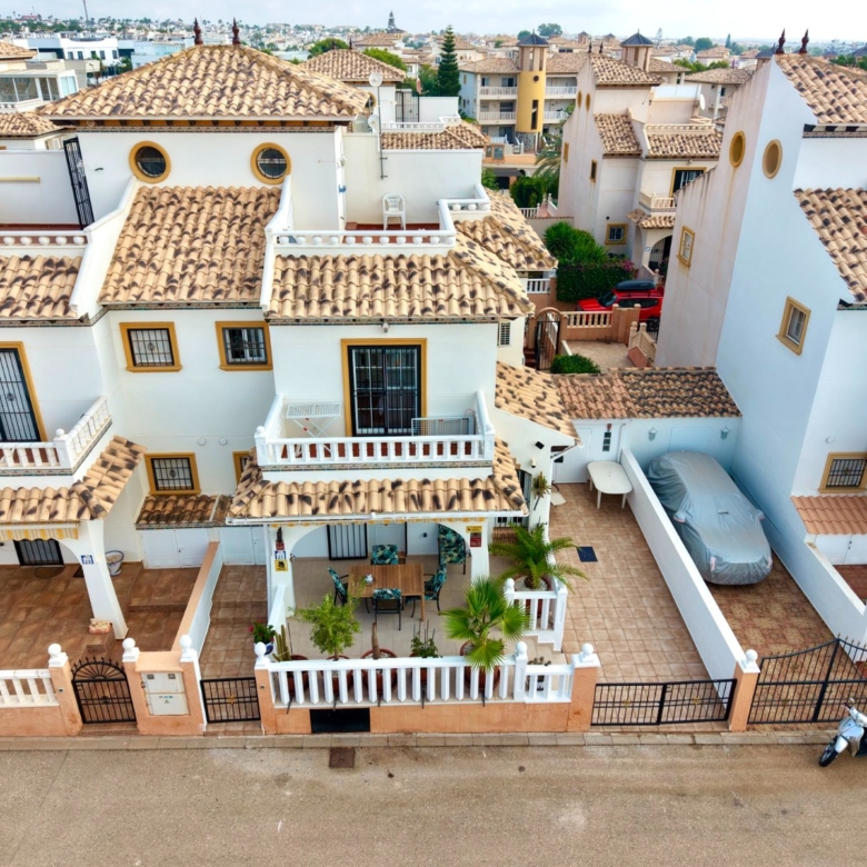 Semi Detached Villa in Lomas de Cabo Roig (Ref: BC-YVFRA)