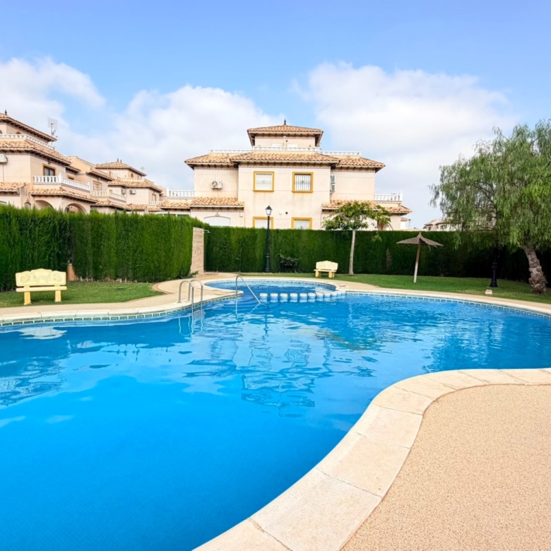 Semi Detached Villa in Lomas de Cabo Roig (Ref: BC-YVFRA)