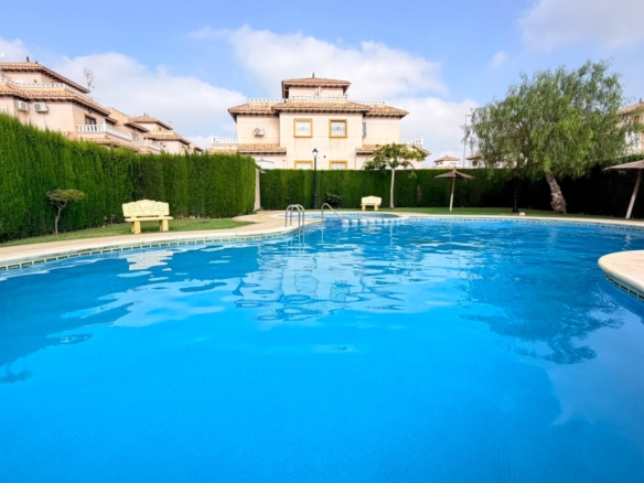 Semi Detached Villa in Lomas de Cabo Roig (Ref: BC-YVFRA)
