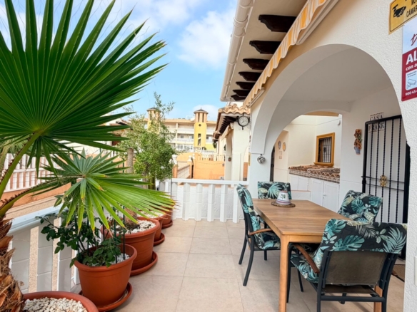 Semi Detached Villa in Lomas de Cabo Roig (Ref: BC-YVFRA)