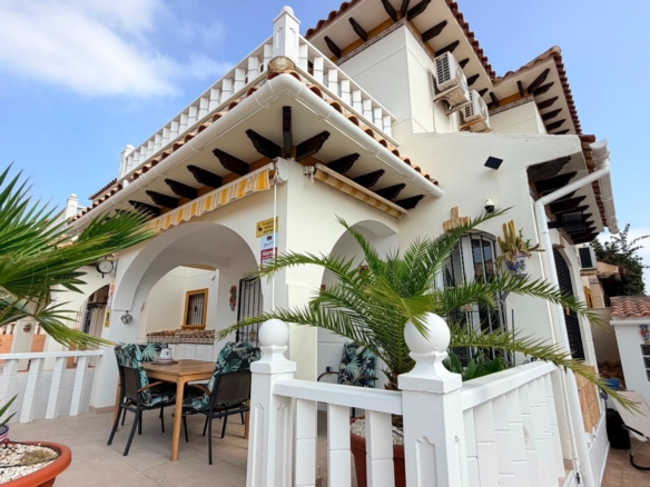 Semi Detached Villa in Lomas de Cabo Roig (Ref: BC-YVFRA)