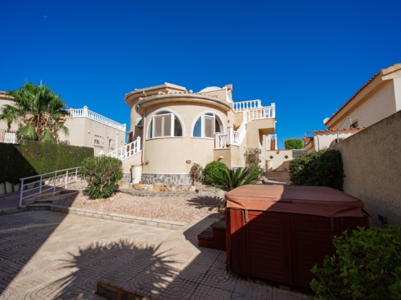 Detached Villa in Ciudad Quesada (Ref: DLF143)