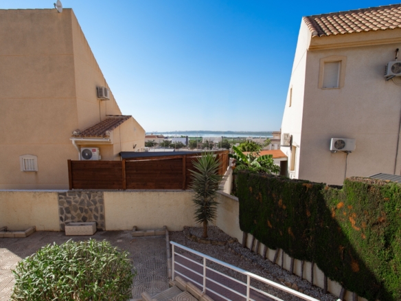 Detached Villa in Ciudad Quesada (Ref: DLF143)
