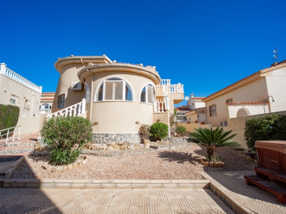 Detached Villa in Ciudad Quesada (Ref: DLF143)