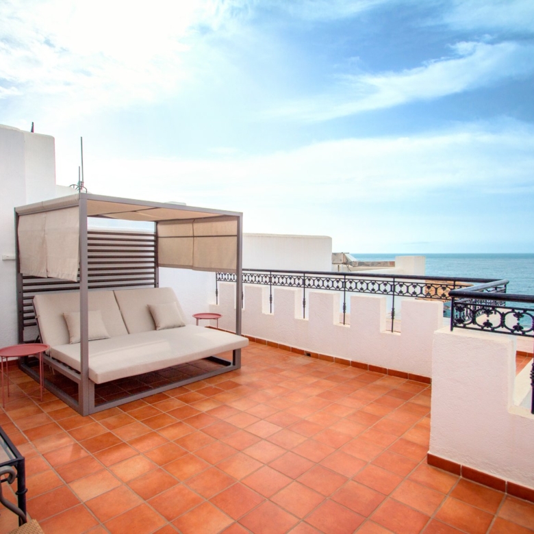 Hotel in Villajoyosa (Ref: DOSI-707)