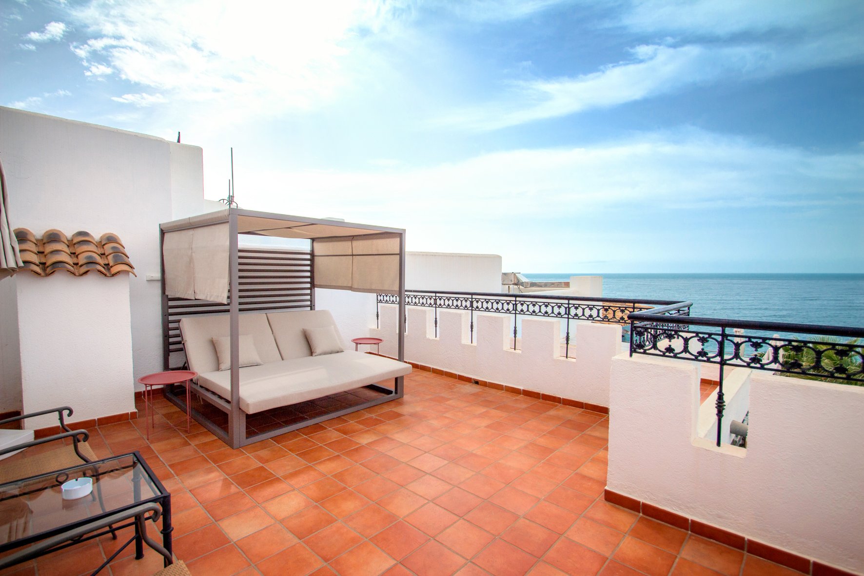Hotel in Villajoyosa (Ref: DOSI-707)