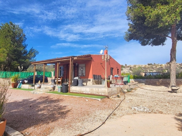 Country house in Monóvar (Ref: 2496)