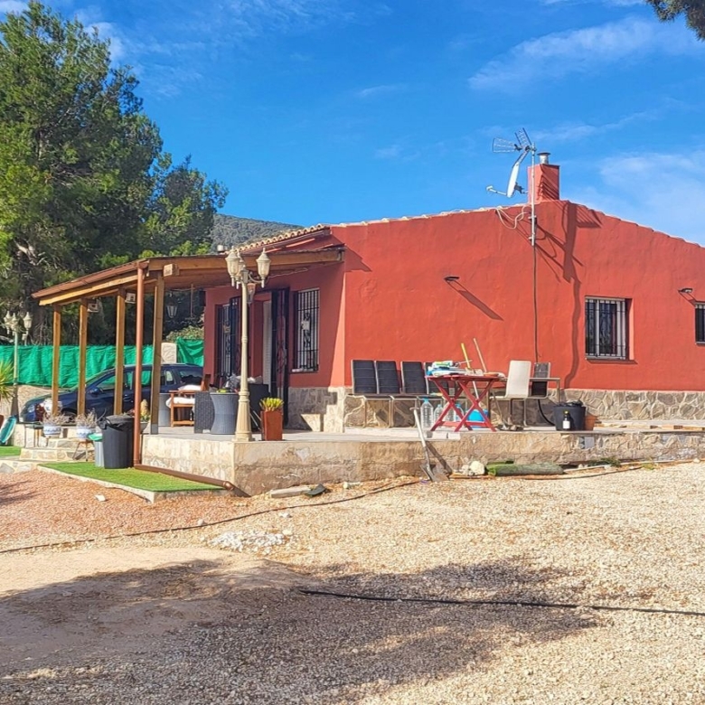 Country house in Monóvar (Ref: 2496)