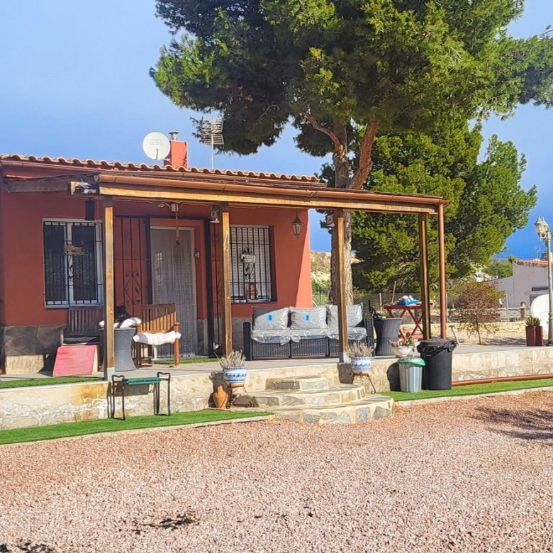 Country house in Monóvar (Ref: 2496)