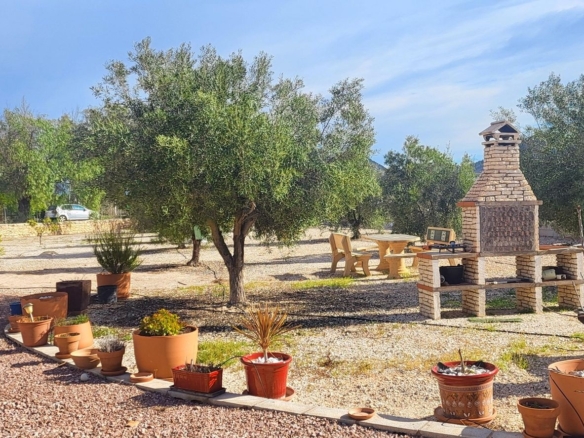 Country house in Monóvar (Ref: 2496)