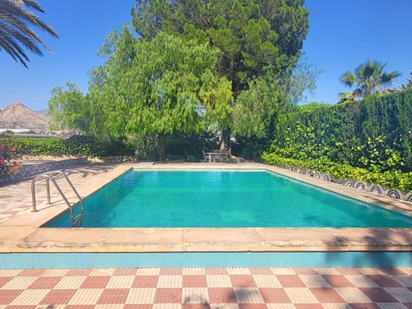 Villa in Novelda (Ref: 2503)