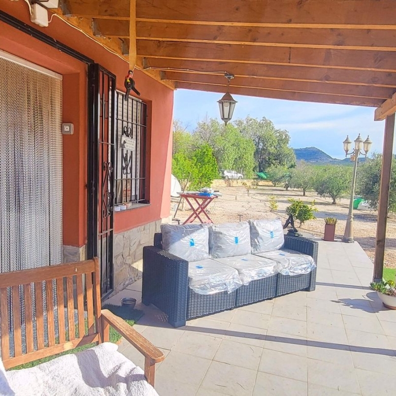 Country house in Monóvar (Ref: 2496)