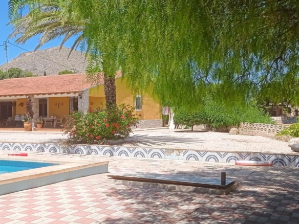 Villa in Novelda (Ref: 2503)