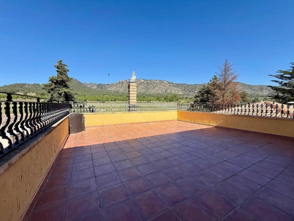 Luxurious Property in Salinas (Ref: DOSI-3573)