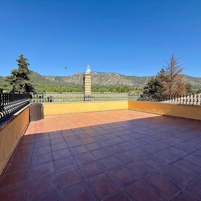 Luxurious Property in Salinas (Ref: DOSI-3573)