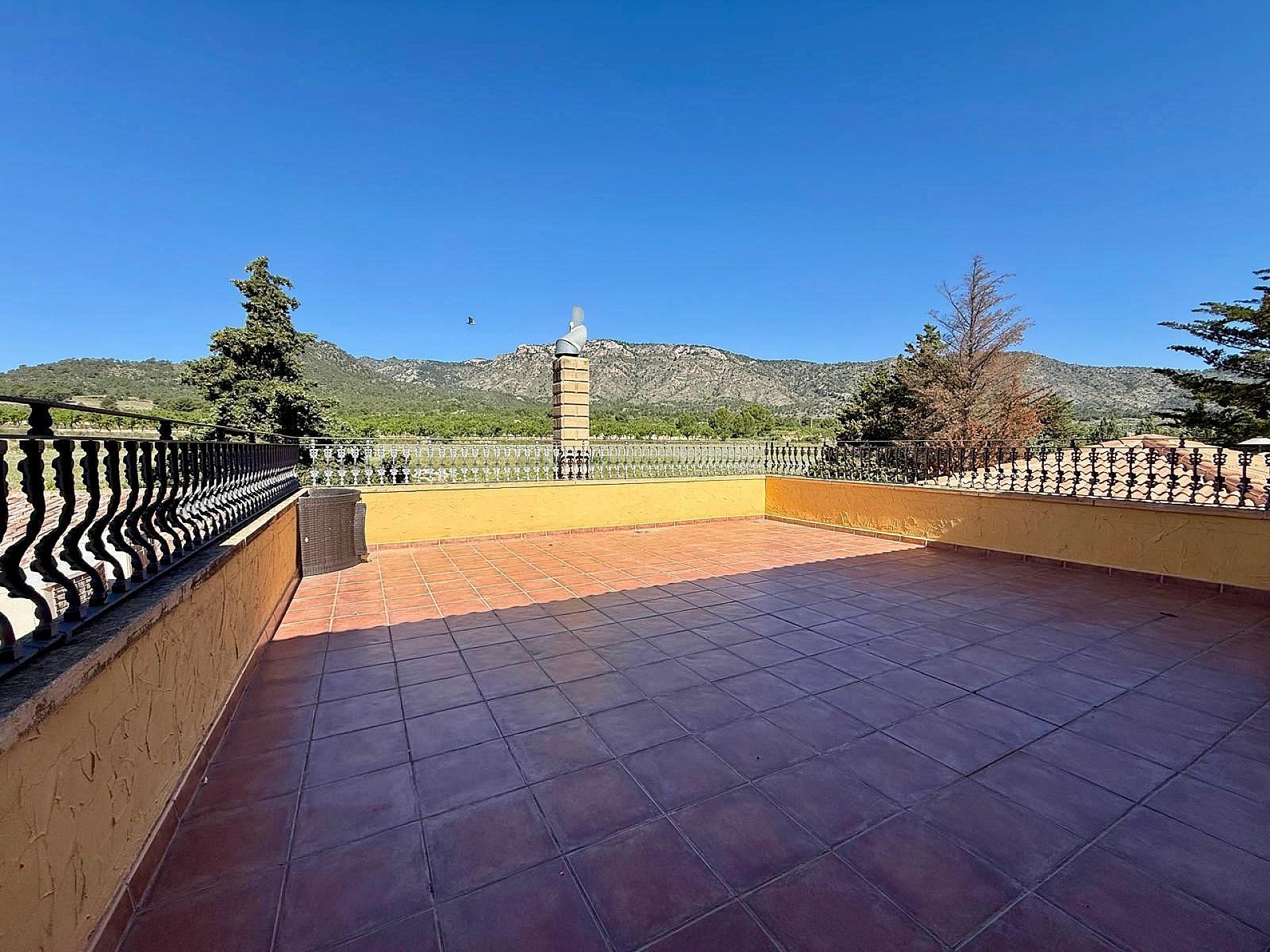 Luxurious Property in Salinas (Ref: DOSI-3573)