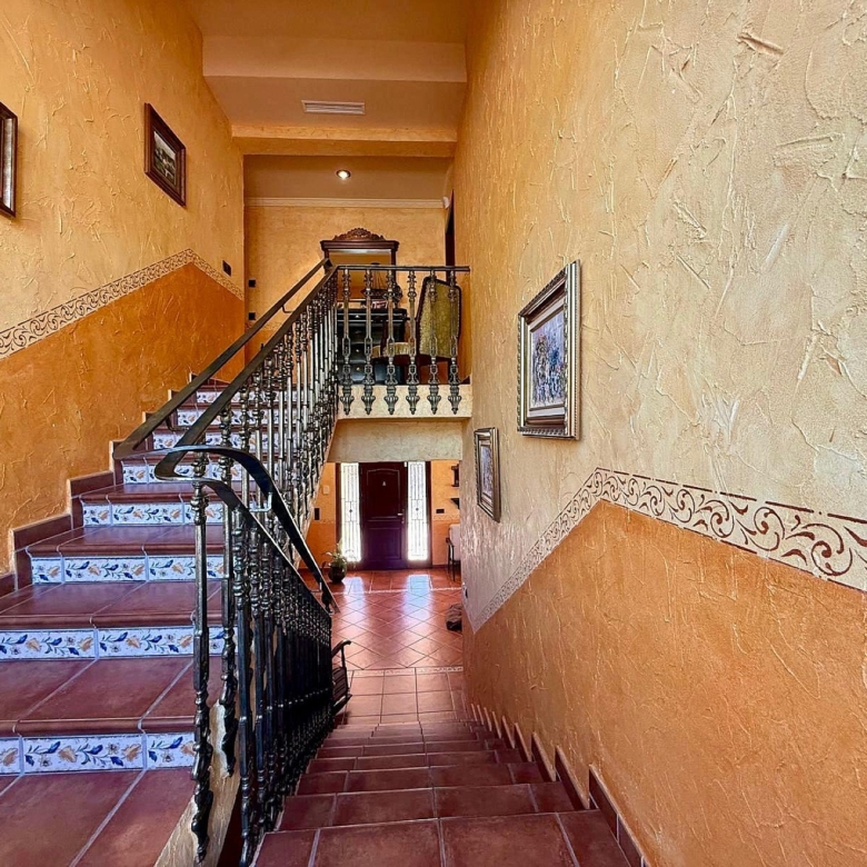 Luxurious Property in Salinas (Ref: DOSI-3573)