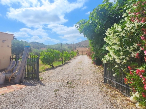 Villa in Hondón de las Nieves (Ref: 2502)