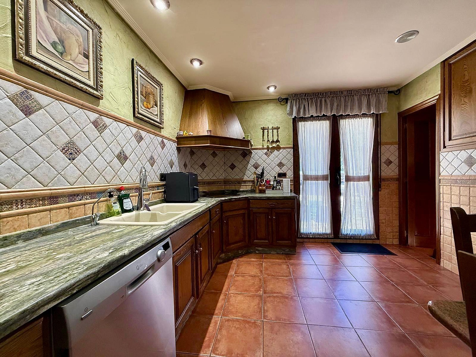 Luxurious Property in Salinas (Ref: DOSI-3573)