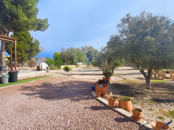 Country house in Monóvar (Ref: 2496)