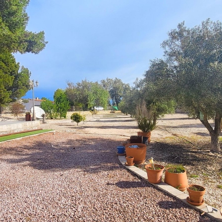 Country house in Monóvar (Ref: 2496)