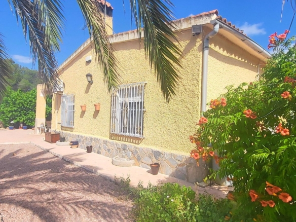 Villa in Hondón de las Nieves (Ref: 2502)