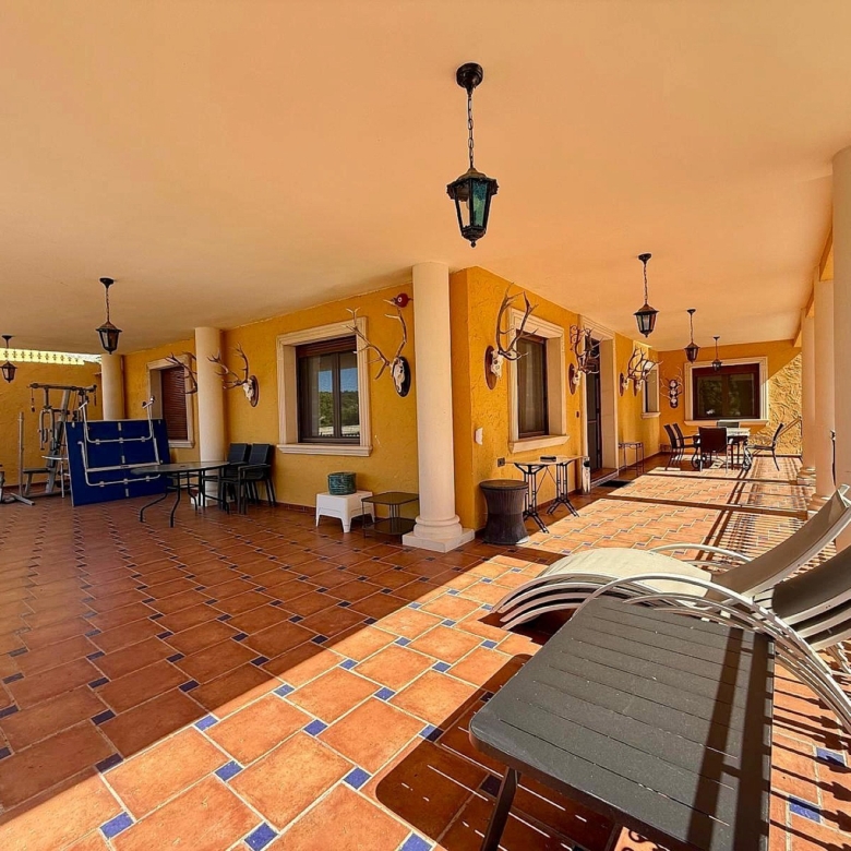 Luxurious Property in Salinas (Ref: DOSI-3573)