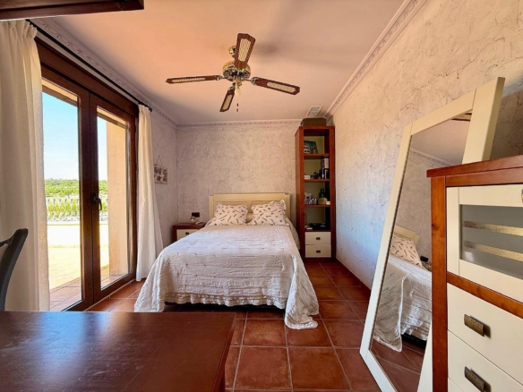Luxurious Property in Salinas (Ref: DOSI-3573)