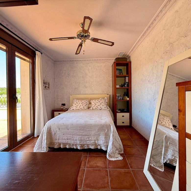 Luxurious Property in Salinas (Ref: DOSI-3573)