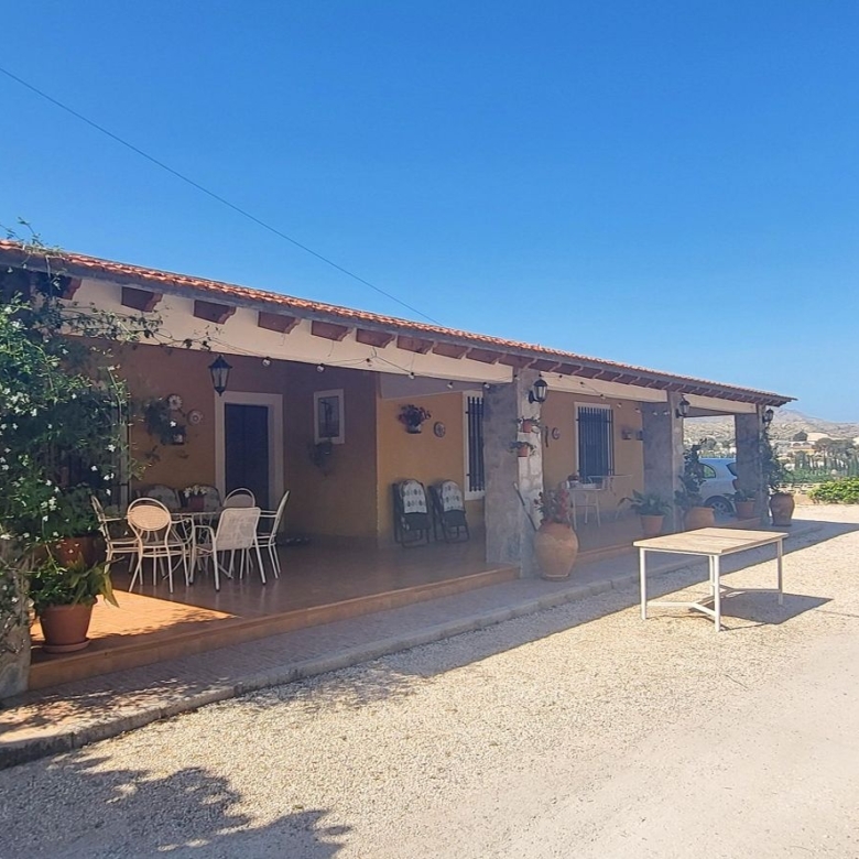 Villa in Novelda (Ref: 2503)