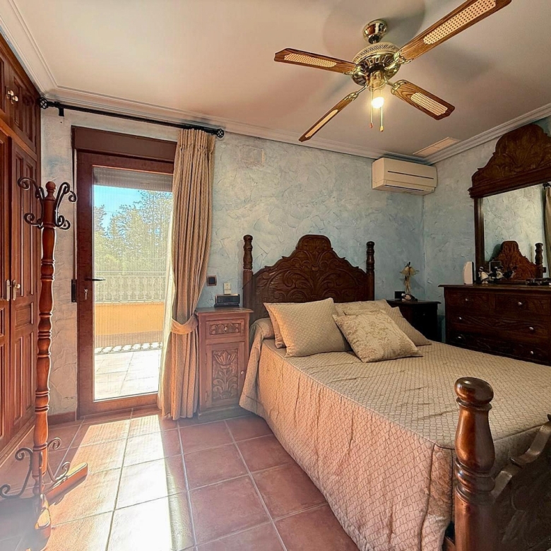 Luxurious Property in Salinas (Ref: DOSI-3573)
