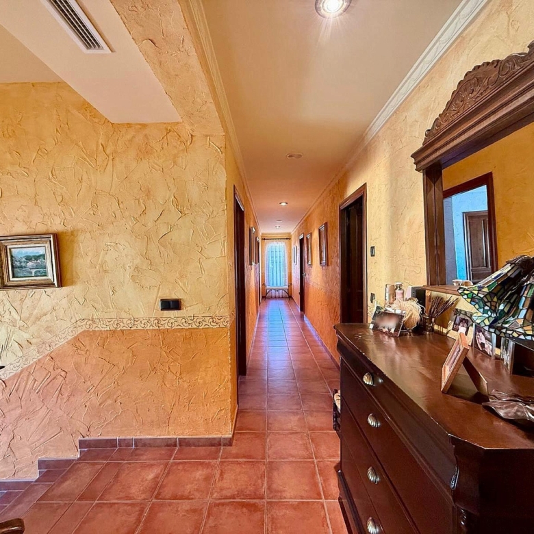 Luxurious Property in Salinas (Ref: DOSI-3573)