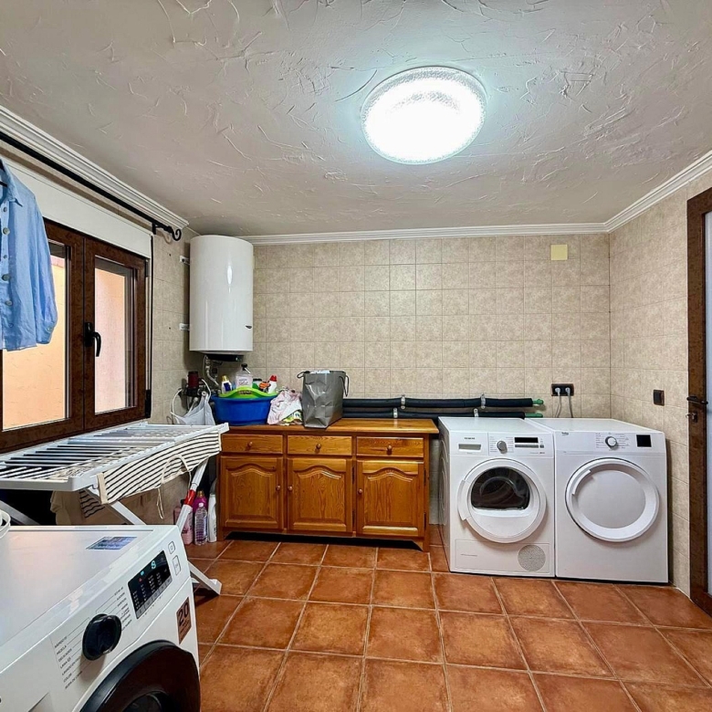 Luxurious Property in Salinas (Ref: DOSI-3573)