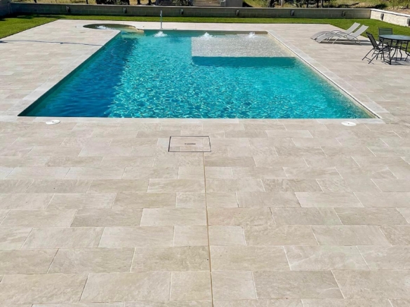Luxurious Property in Salinas (Ref: DOSI-3573)
