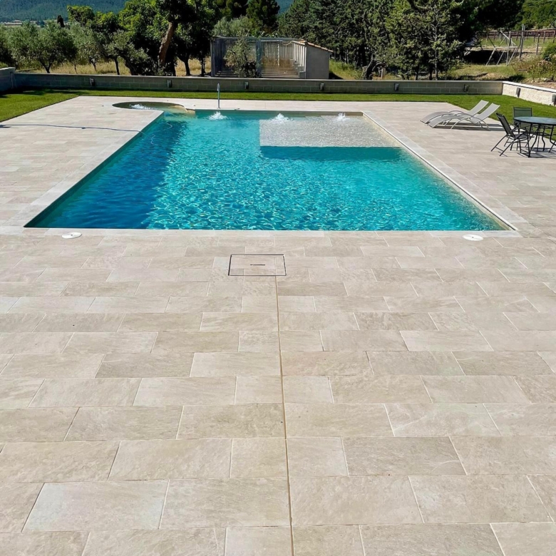 Luxurious Property in Salinas (Ref: DOSI-3573)