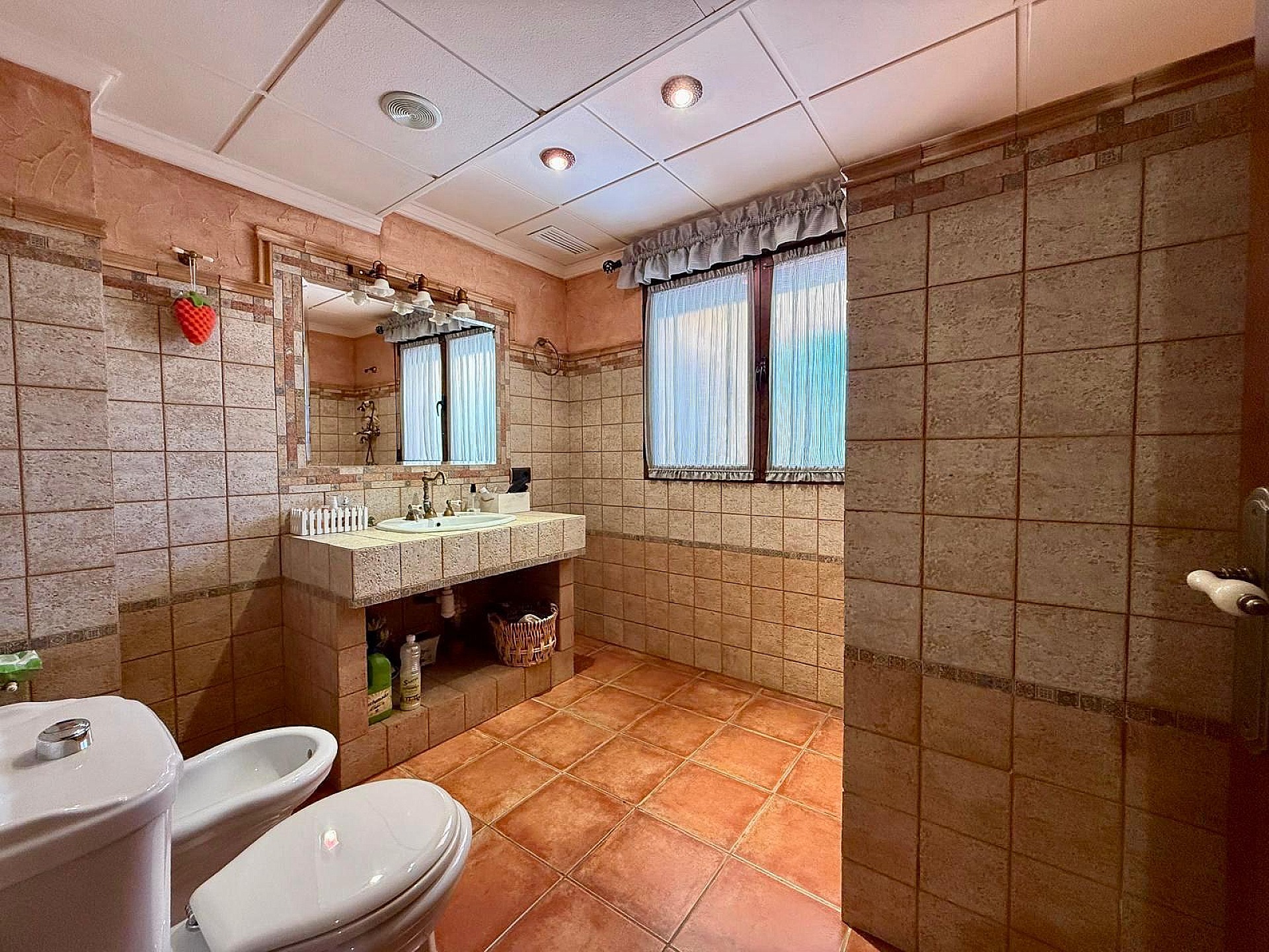 Luxurious Property in Salinas (Ref: DOSI-3573)