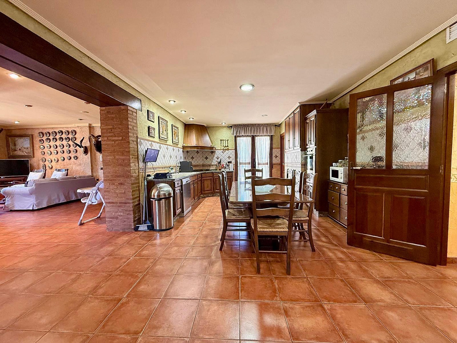 Luxurious Property in Salinas (Ref: DOSI-3573)
