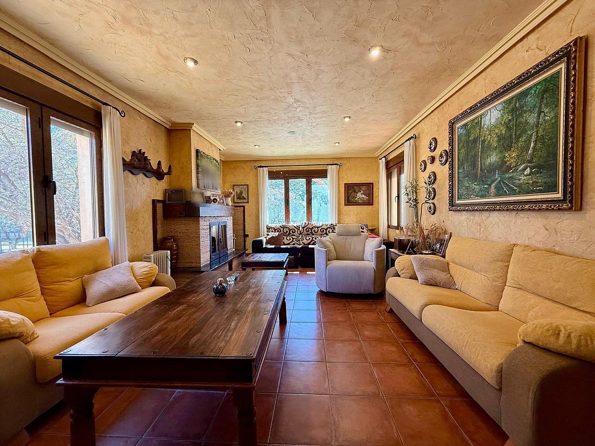 Luxurious Property in Salinas (Ref: DOSI-3573)