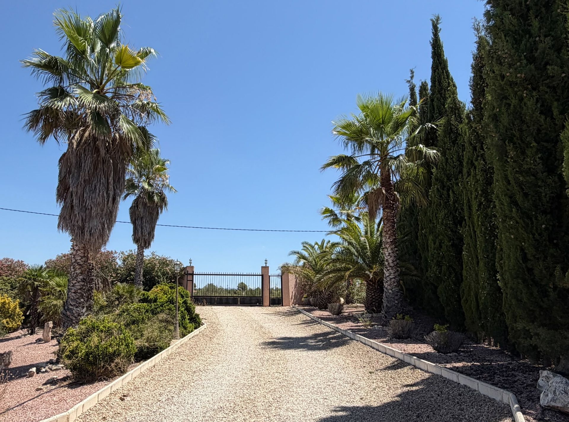 Country House in Pinoso (Ref: DOSI-3679)