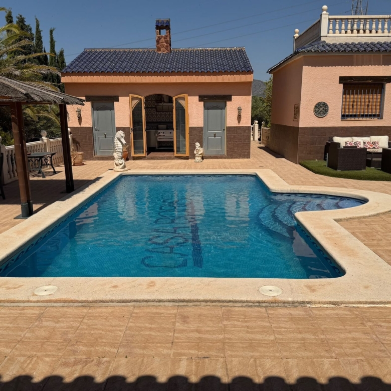 Country House in Pinoso (Ref: DOSI-3679)